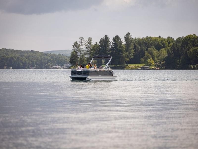 2026 Avalon Venture Quad Lounger 19 FT