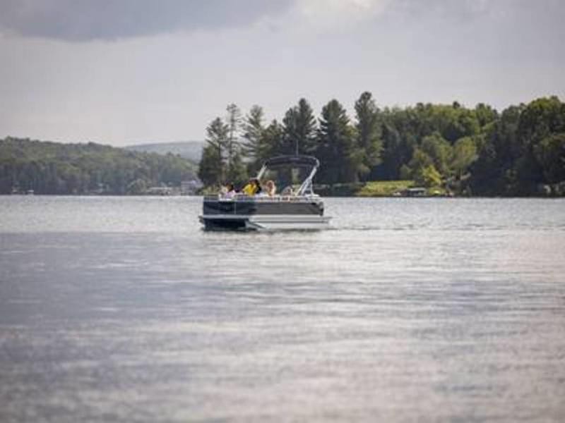 2026 Avalon Venture Quad Lounger 19 FT